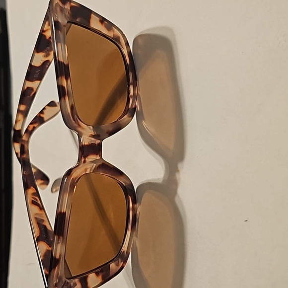 Ryan Simkhal Sunglasses - Picture 2 of 3